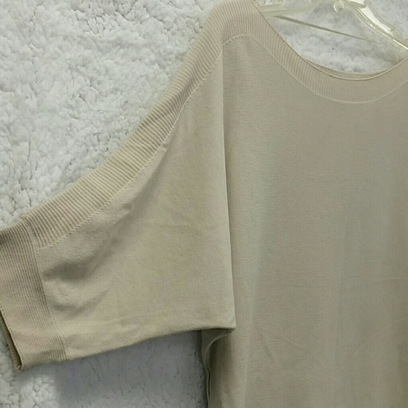 Boat neck cream top - Picture 2 of 7